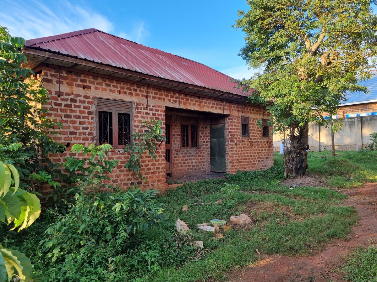 🏡 House for Sale in Buloba – 70x30ft Plot! 🏡

Looking for a home to finish your way? Check out this 2-bedroom house (unfurnished) on a 70x30ft plot in Buloba - Ndagano, going for just UGX 50M! 💰
📞 Call/WhatsApp: 0760060114 | 0756636938
📍 Don’t miss this deal