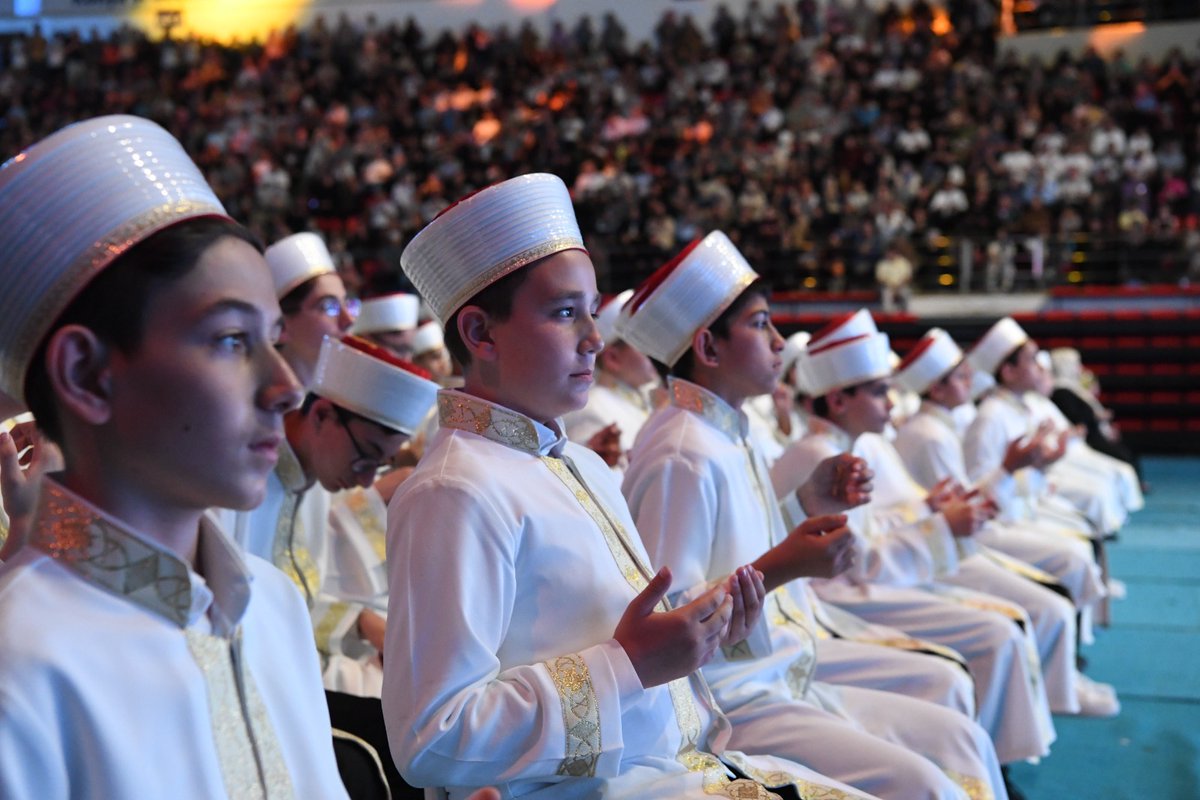 "Kur'an-ı hıfz edip okumak, öğrenmek, ezberlemek, Kur'an-ı yaşamaya giden bir yoldur. Nihai hedef Kur'an'a göre tanzim edilmiş bir hayattır. Çünkü Kur'an bizim hayat rehberimizdir."

Konya İl Müftülüğümüzce düzenlenen "Hafızlık İcazet Merasimi"nde icazetini alan 1255 hafızımızın