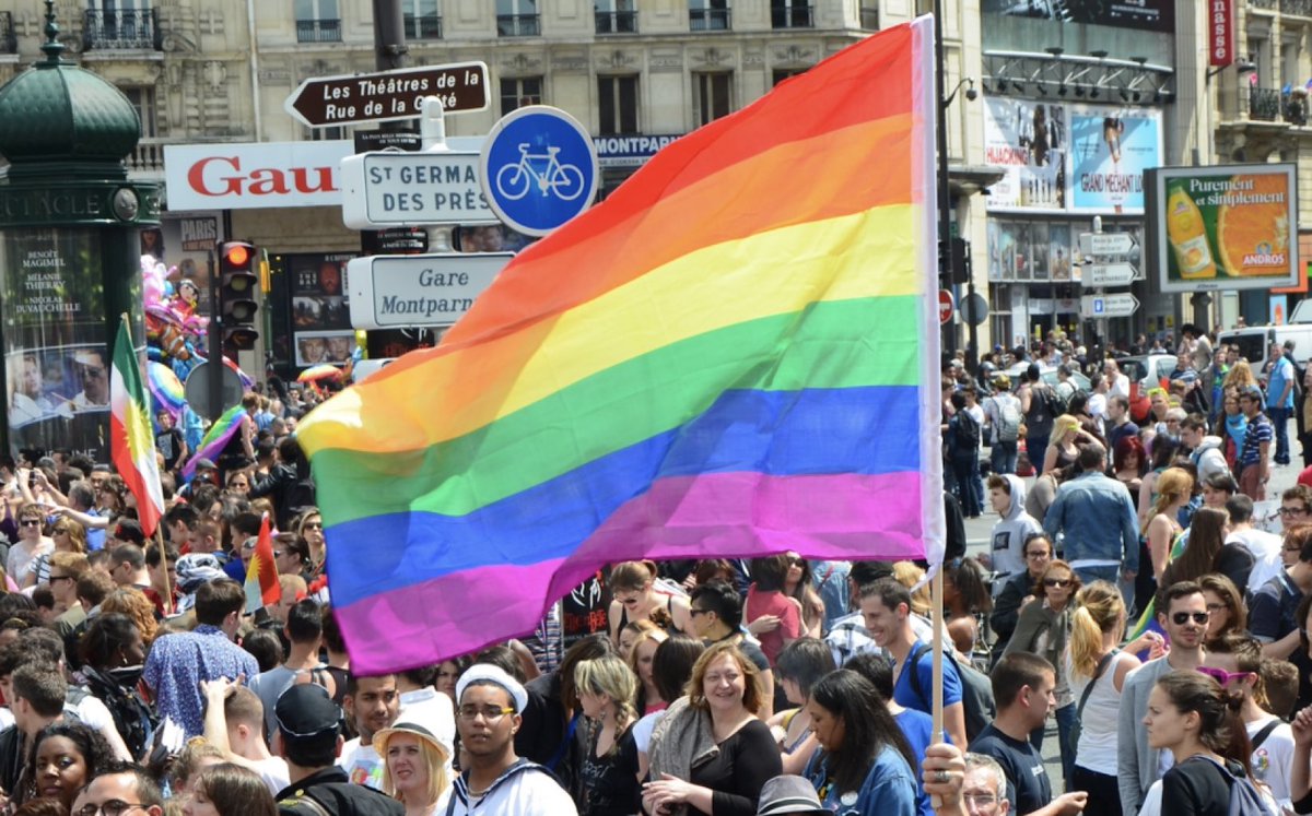 Frontieresmedia's tweet photo. 🚨 La ville de Nantes AMÉNAGE des ESPACES publics INCLUSIFS et GAY-FRIENDLY pour devenir la première ville « non-sexiste » de France d'ici 2030. Le tout ? FINANCÉ par le CONTRIBUABLE.

https://t.co/XWx75D85zA https://t.co/Q2FISsHPlu