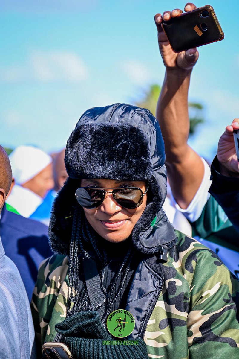 ComradeMDU's tweet photo. People must not get us wrong.

We love President Zuma unconditionally. We know his work for this country and for black people.

But he listens too much to this girl and that will destroy him and MK. https://t.co/OfFbXONoBg