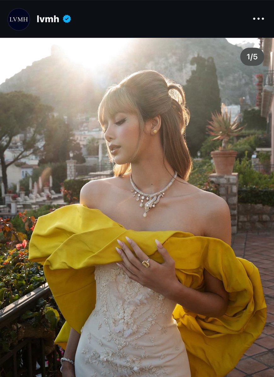 .<a href="/LVMH/">LVMH</a> IG update:

🔗 instagram.com/p/DLEwVz-Cndl/…

<a href="/Bulgariofficial/">Bvlgari</a> <a href="/wearelloud/">LLOUD</a> 

LISA BVLGARI POLYCHROMA #LISAxBvlgariHighJewelry
#LISAXBVLGARI