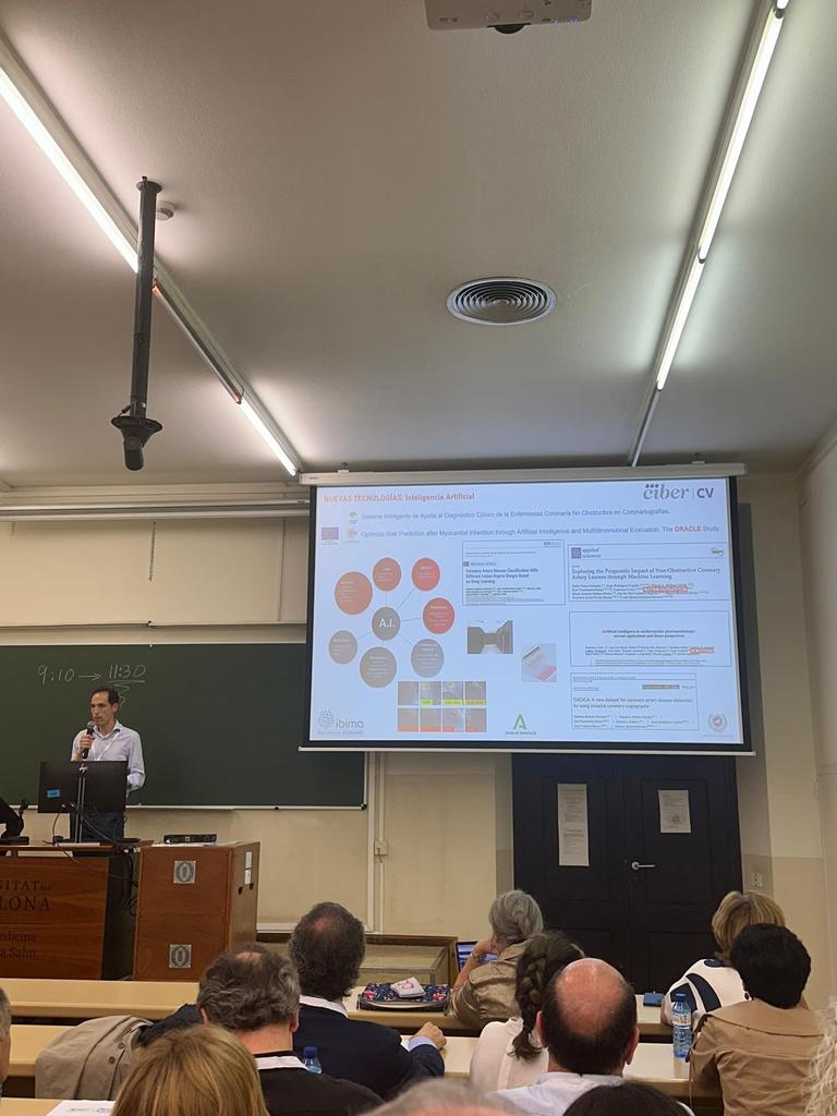 📍Nos encontramos en la reunión anual conjunta de CIBERCV y CIBERES <a href="/CIBER_ISCIII/">CIBER ISCIII</a> 
🧠💉 Nuestro compañero Jorge Rodríguez <a href="/Capijorge1/">Capijorge</a> presenta los proyectos de nuestro grupo.
🤝 Clave para fortalecer la colaboración y avanzar en investigación biomédica. #CIBERCV