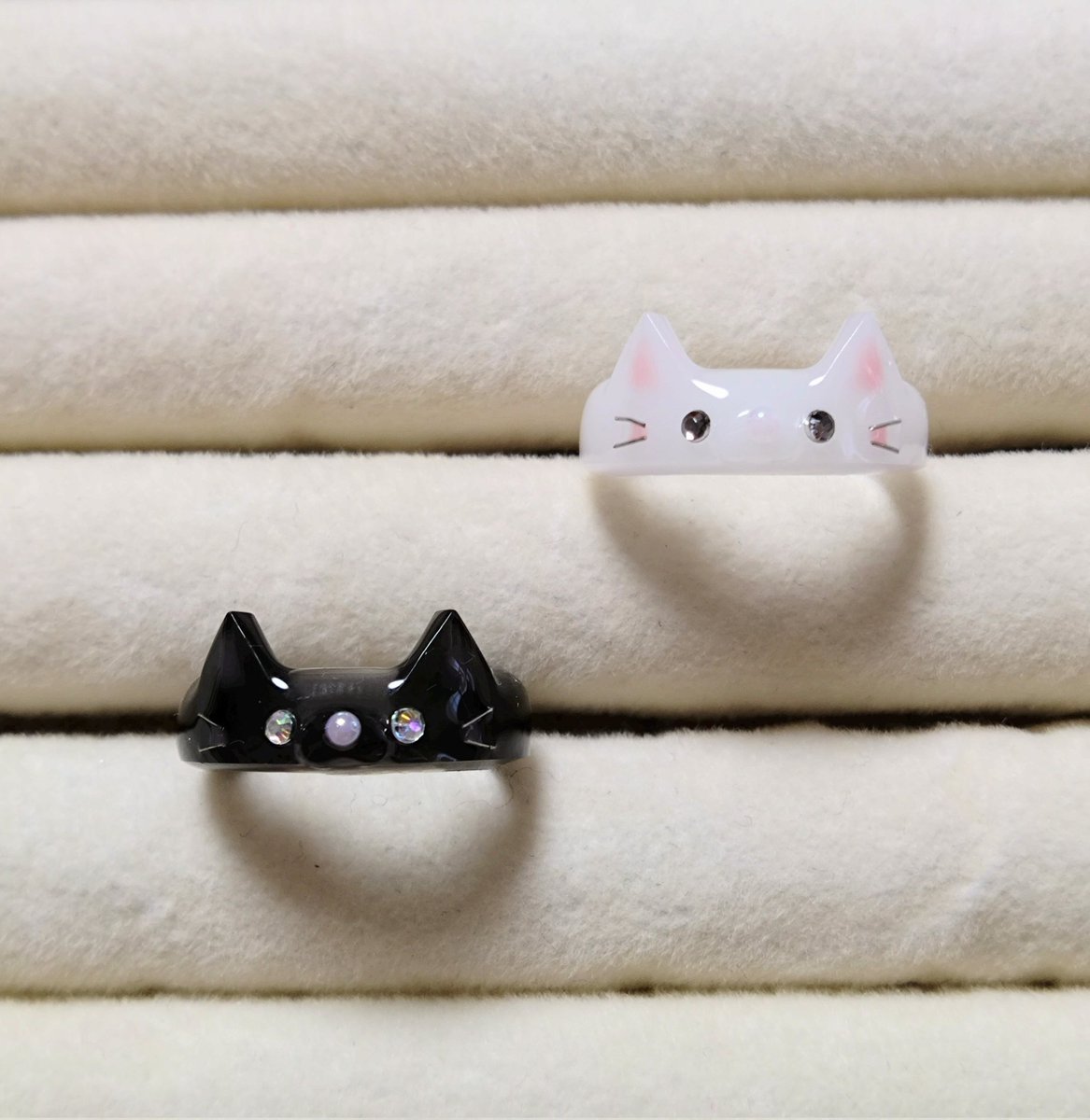 shirokuma10106's tweet image. いつもいいねリポストありがとうございます🙏✨✨

今日もねこ作り…ねこ作り…😺お口が可愛く出来ました🥳
#レジン
#ハンドメイド
#猫アクセサリー
#推し色愛でリング
#ガタケット