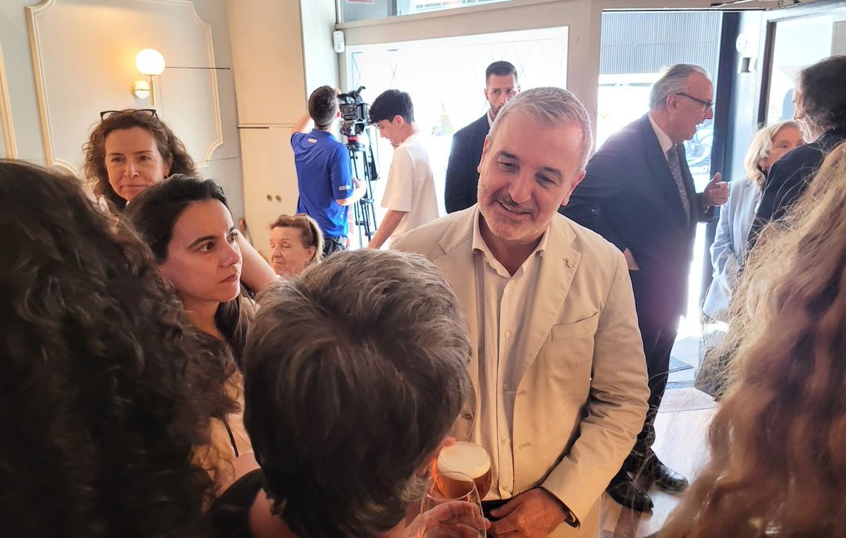 The New Barcelona Post (@newbcnpost) on Twitter photo <a href="/xavicasinos/">Xavi Casinos</a> 🍴 Además de Mendoza, allí asistieron otros ilustres comensales, como la chef Carme Ruscalleda, los empresarios Pedro Balañá y Carles Vilarrubí, el hotelero Joan Gaspart y el hijo de Manuel Vázquez Montalbán, Daniel Vázquez Sallés, y su pareja, la somelier Meritxell Falgueras. <a href="/xavicasinos/">Xavi Casinos</a> 🍴 Además de Mendoza, allí asistieron otros ilustres comensales, como la chef Carme Ruscalleda, los empresarios Pedro Balañá y Carles Vilarrubí, el hotelero Joan Gaspart y el hijo de Manuel Vázquez Montalbán, Daniel Vázquez Sallés, y su pareja, la somelier Meritxell Falgueras.