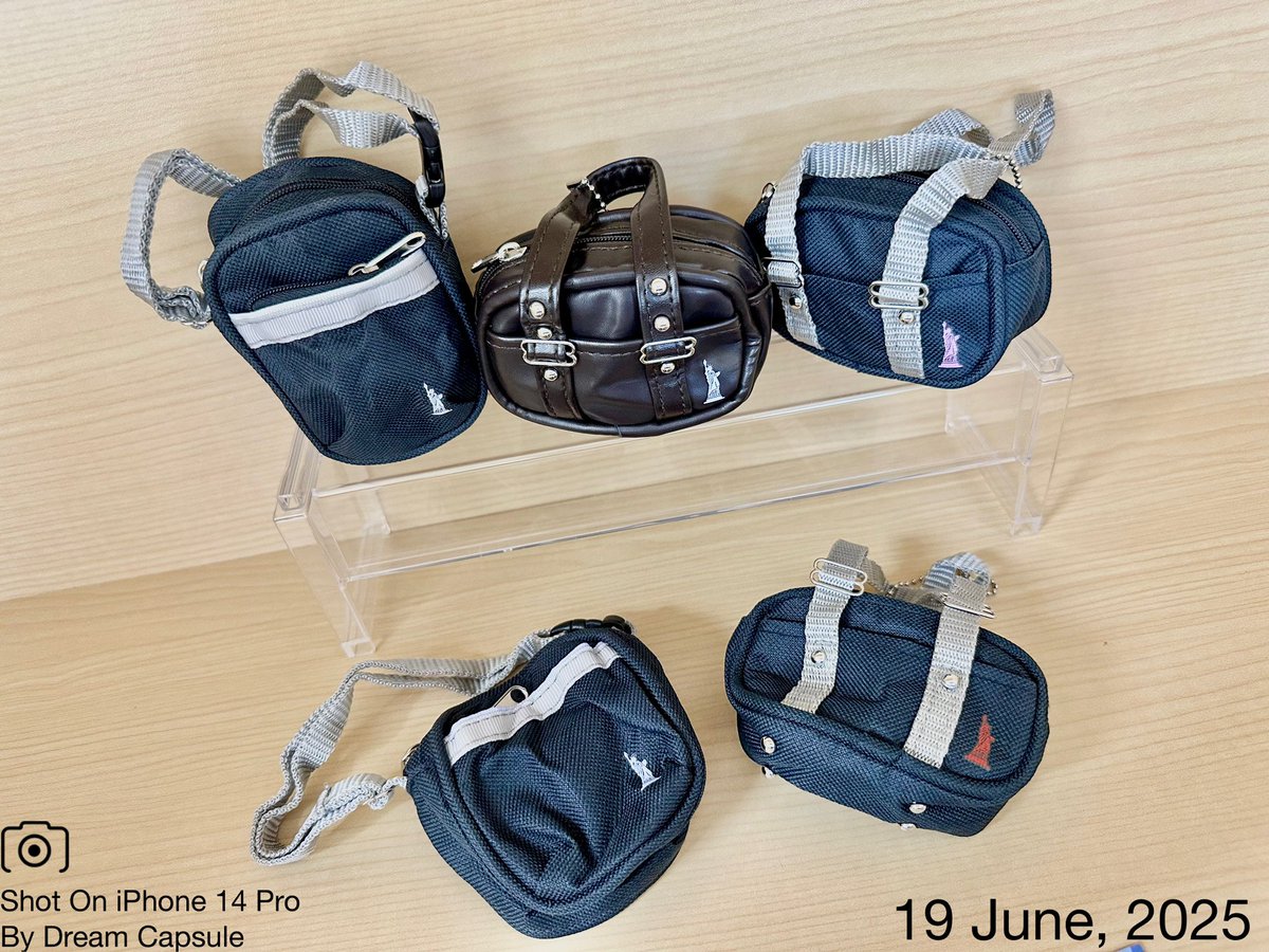 🌟新入荷ガチャ商品プレゼントCP🌟

待望の合皮バッグが新登場！
「EAST BOY ミニスクールバッグマスコット2」

フォロー&amp;RP(RT)していただいた方の中から抽選で2名様に全5種セットをプレゼント🎁
ドリカプへの入荷日とキャンペーン詳細は↓

#ドリームカプセル #ガチャ専門店