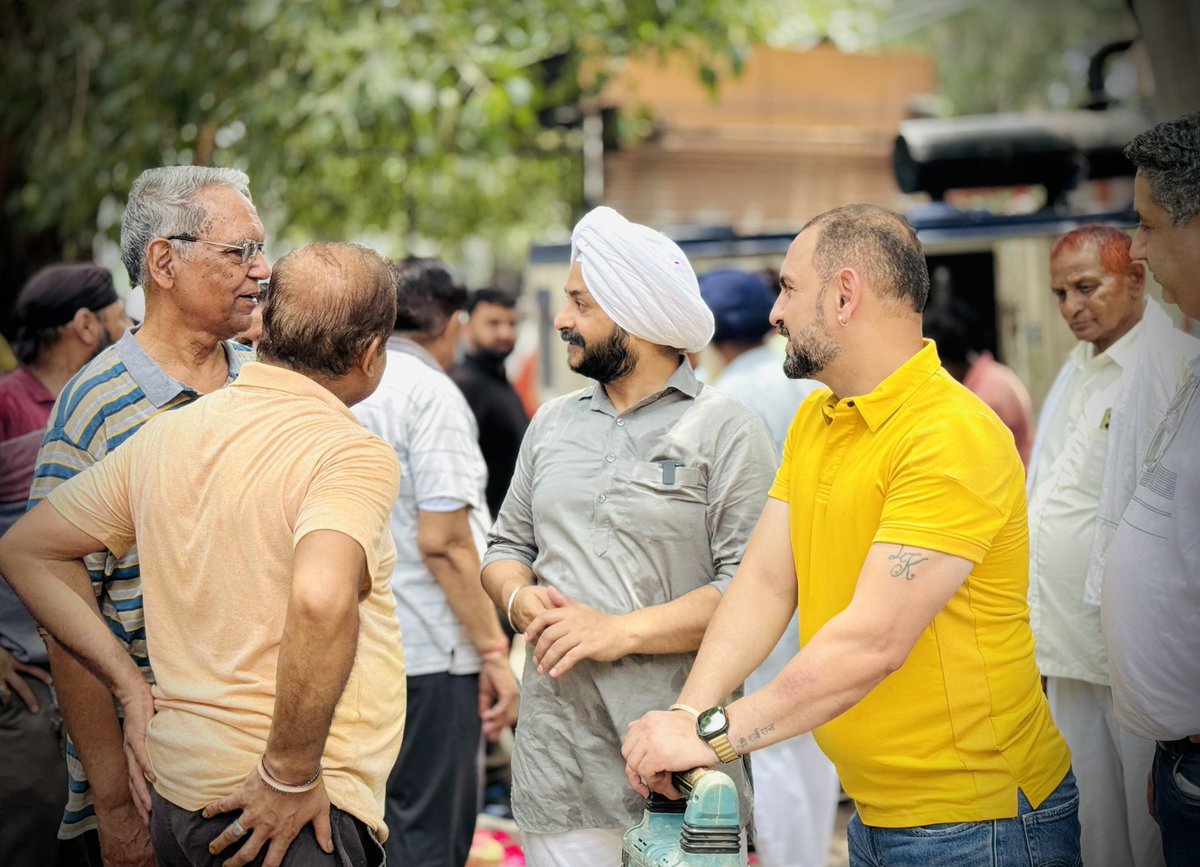 JarnailSinghAAP's tweet image. तिलक नगर में कायम है,काम की राजनीति..

D ब्लॉक अजय एनक्लेव, मीनाक्षी गार्डन के निवासियों को सीवर की नई लाइन डालने के कार्य का शुभारंभ होने पर हार्दिक शुभकामनाएं..

#devolopment #work #mlaforpublic #inaugration #arvindkejriwal 

@arvindkejriwal @aamaadmiparty