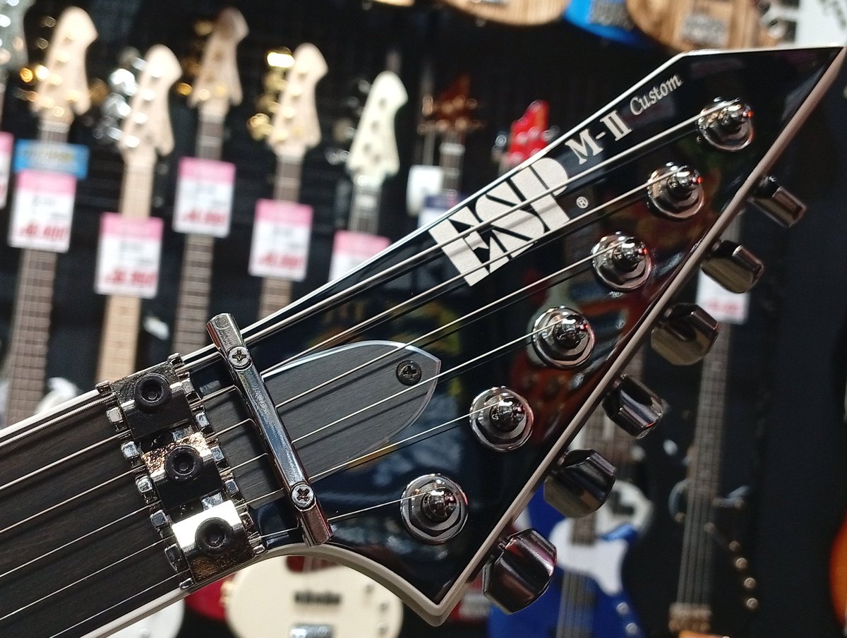 【入荷情報📢】

#ESP M-II CTM FR/E 入荷🔥

HORIZONと並んでESP主力モデルであるM-II🎸

EMG＋フロイドローズの組み合わせは説明不要のHR/HMサウンド🤘

このギターのポテンシャルは弾けば一瞬でわかります😏

試奏お待ちしております💪

＃BIGBOSS札幌 #エレキギター #ESPGuitars