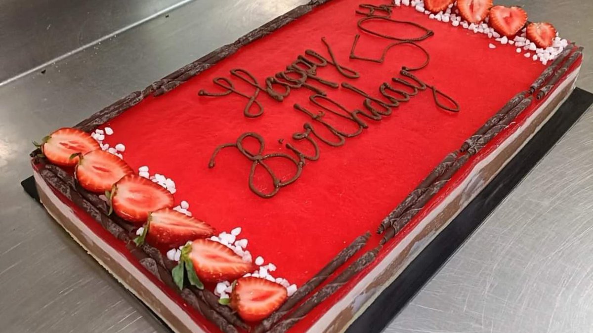 Savoir French (@savoirfrenchcbr) on Twitter photo When the cake is so big you're struggling to find a suitable angle to photograph all of its layers...
*
catering@savoirfrench.com.au When the cake is so big you're struggling to find a suitable angle to photograph all of its layers...
*
catering@savoirfrench.com.au