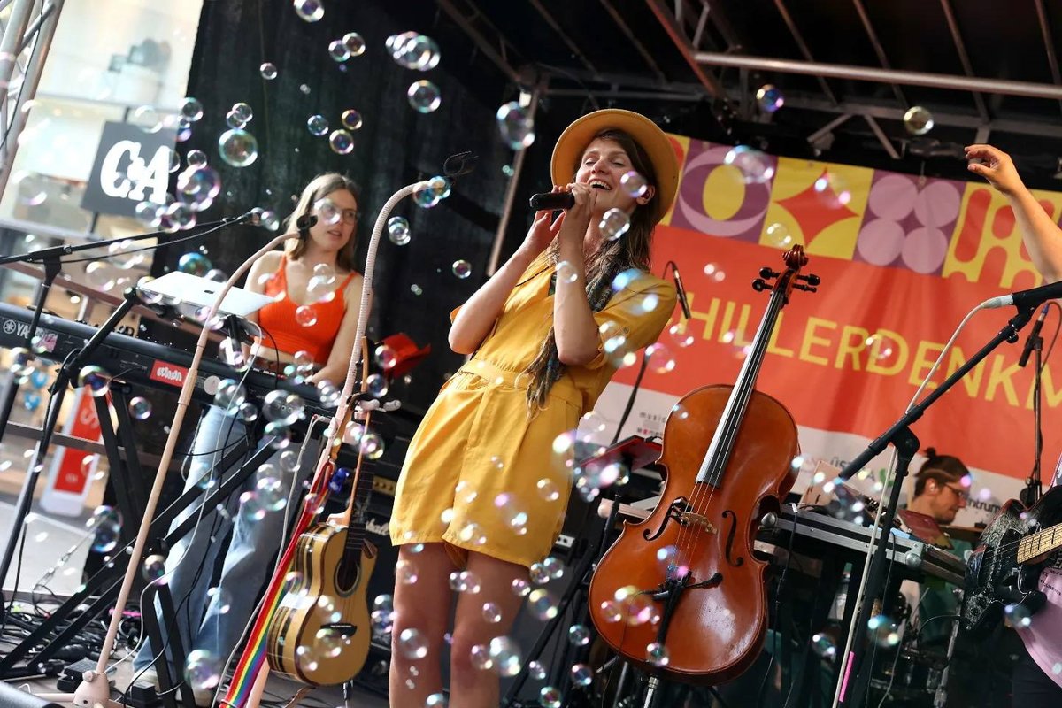 Fête de la Musique 2025: Am Samstag verwandelt sich Hannovers Innenstadt zu einem Klangfestival! 🎶✨ Rund 1.500 Musiker*innen treten von 14 bis 23 Uhr auf fast 40 Bühnen auf. Ein Fest der musikalischen Vielfalt.

Zum Programm: hannover.de/Kultur-Freizei…