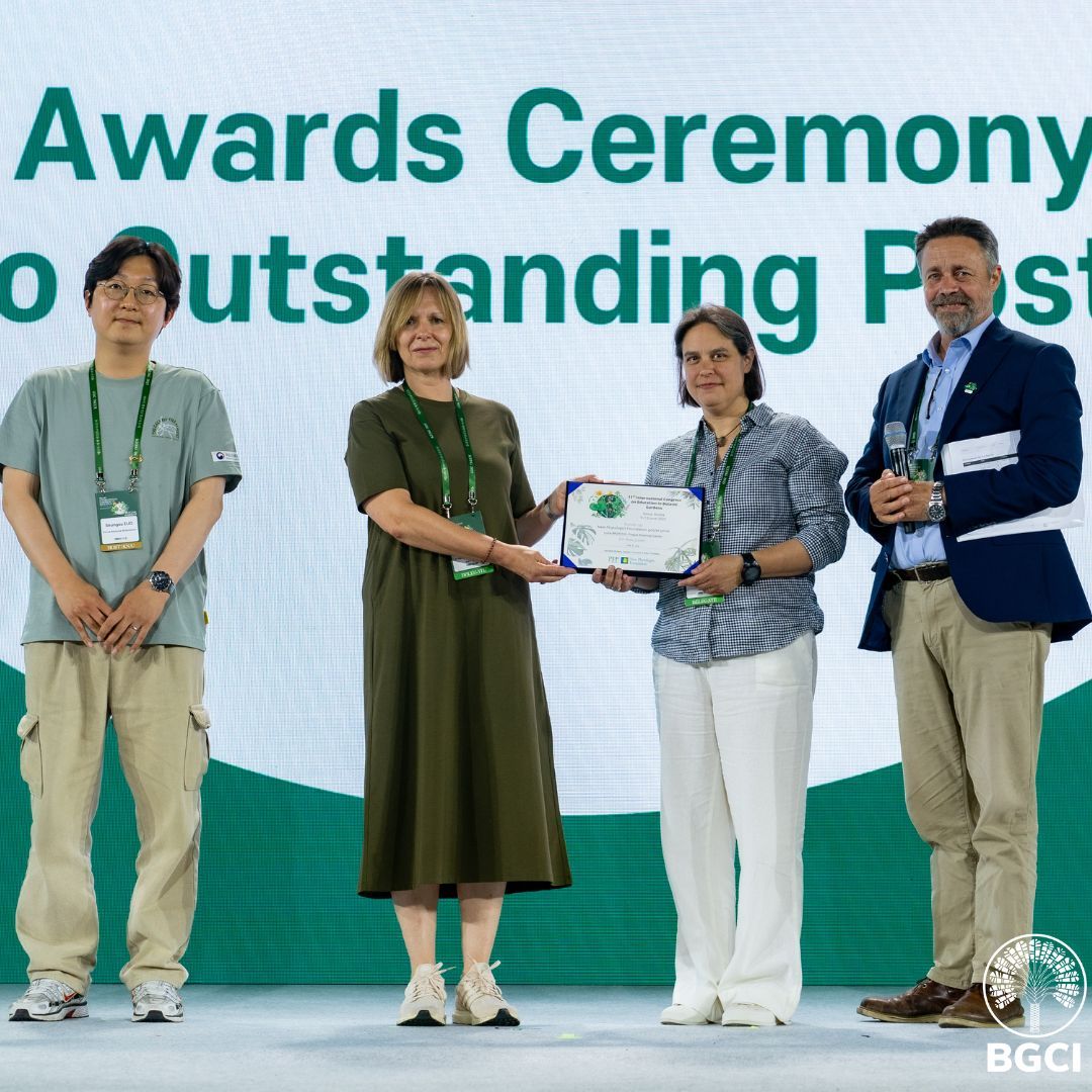 bgci's tweet image. Congratulations🎉  to the 2 poster winners of the 11th ICEBG congress, kindly sponsored by New Phytologist Foundation! First prize went to Seungsu Euo of Korea National Arboretum and runner-up is Lucie Brzkova of Prague Botanical Garden. 

#11ICEBG #BotanicGardenEducation