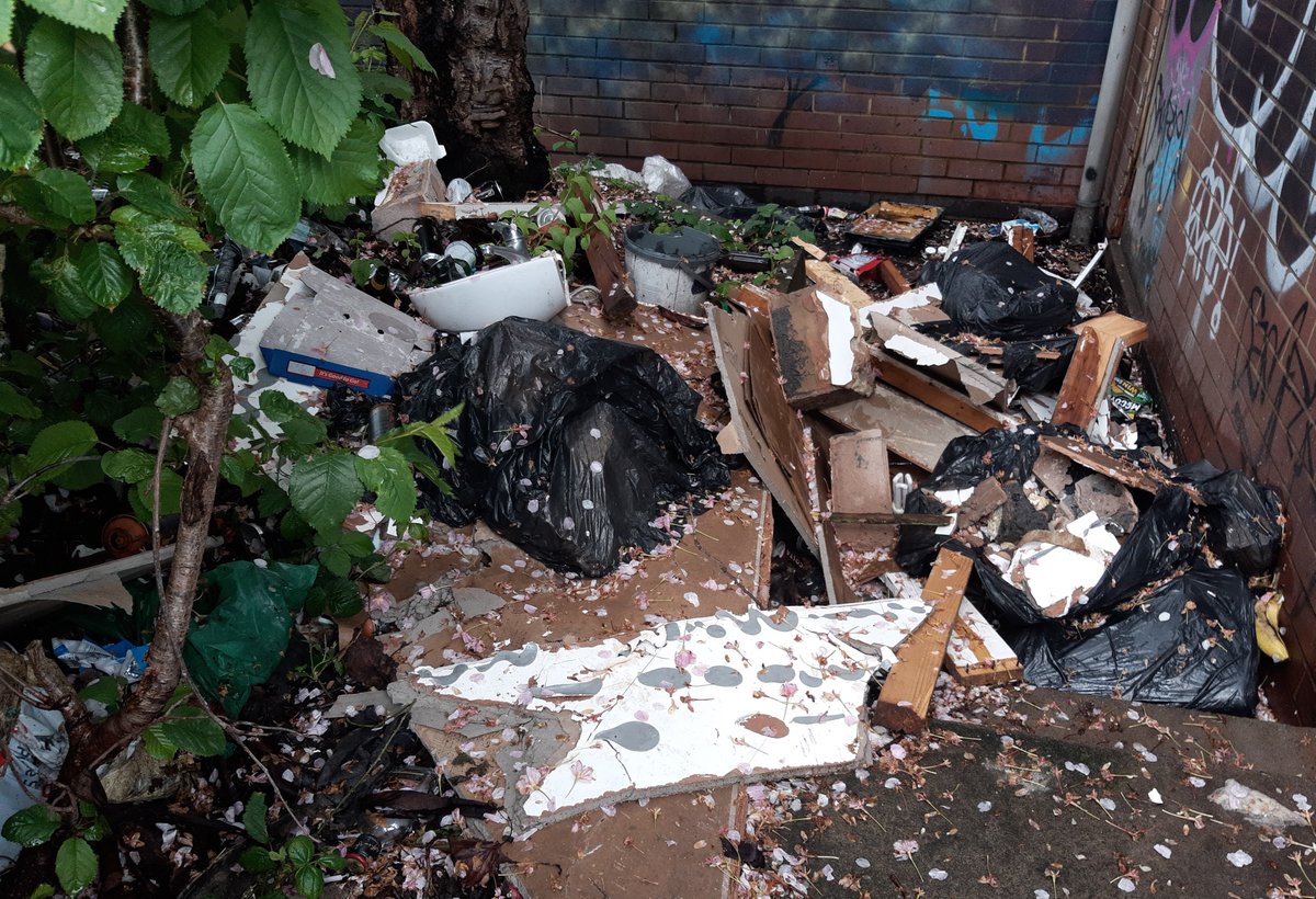 LeicRecycles's tweet image. City wardens have investigated the flytipping and accumulation of waste on a site in the city centre. A legal notice has been served and the cite has been cleared