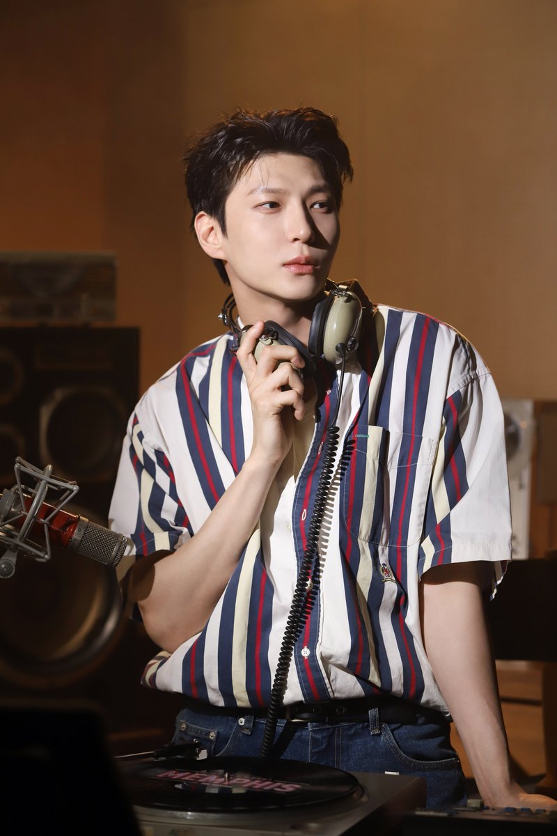 OfficialJTW_LEO's tweet image. 𝗠𝗨𝗦𝗜𝗖𝗔𝗟 𝗠𝗘𝗠𝗣𝗛𝗜𝗦
택휴이 첫공 D-1🎙️
세상에 들려줄 영혼의 음악🎵
돌멩이들 내일 만나〰️ 하카두❕
#정택운 #JUNGTAEKWOON
#레오 #LEO
#뮤지컬 #멤피스 #휴이 #택휴이