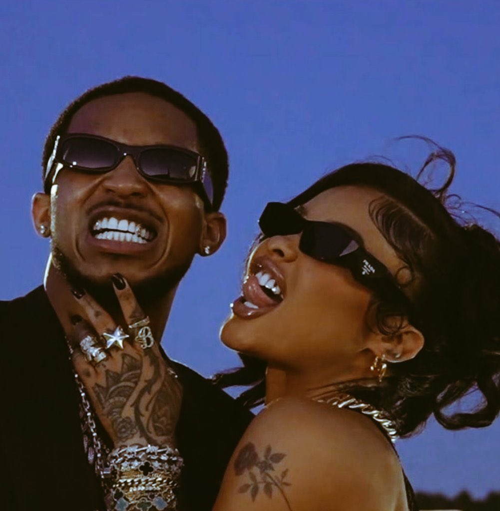<a href="/ayekeeno/">keeno ✧</a> They look perfect together