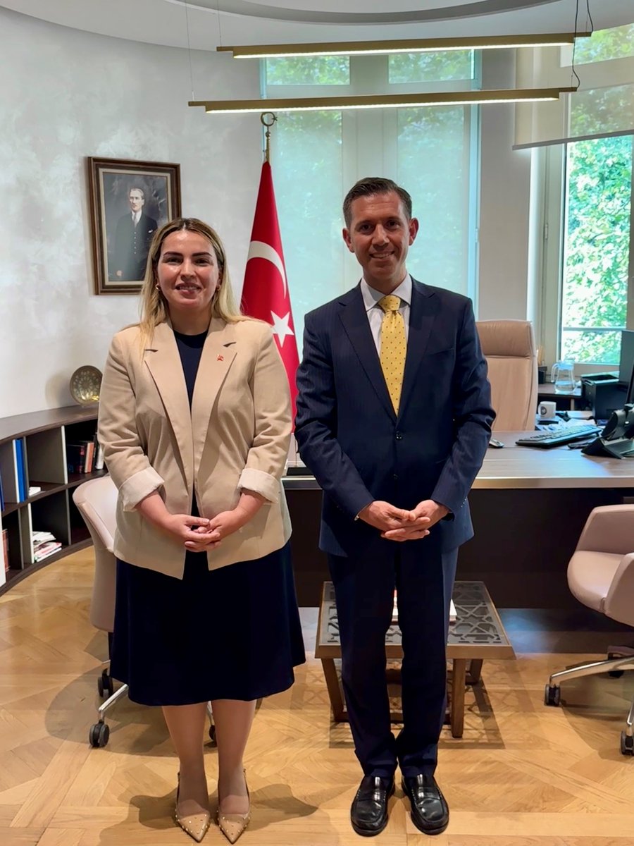 📢Başkonsolosluğumuz nezdinde Çalışma ve Sosyal Güvenlik Ataşeliği ihdası hakkında duyuru 

Başkonsolosluğumuz nezdinde Çalışma ve Sosyal Güvenlik Ataşeliği ihdas edilmiş ve Çalışma ve Sosyal Güvenlik Ataşemiz Dr. Esra Ayhan Başkonsolosluğumuzdaki görevine başlamıştır.