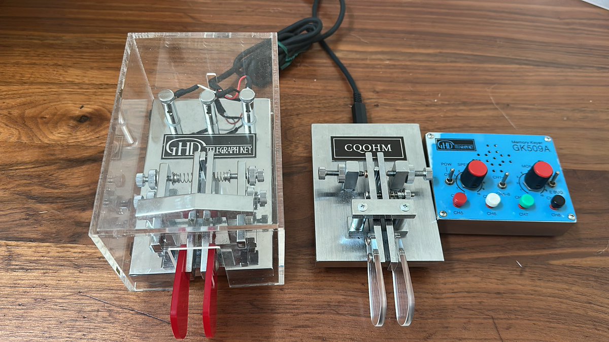 初心者の戯言なんですが。
打感が俺は柔らかく、少ししなる感じ(実際にはしなっている訳では無いと思います😅)
それでいて振れ幅は極力小さく、指先でやる感じが、好きだと言うことを違うエレキーを買って初めて分かったかも。

同じメーカーでも、こうも打感が違うとは思ってなかったなぁ。