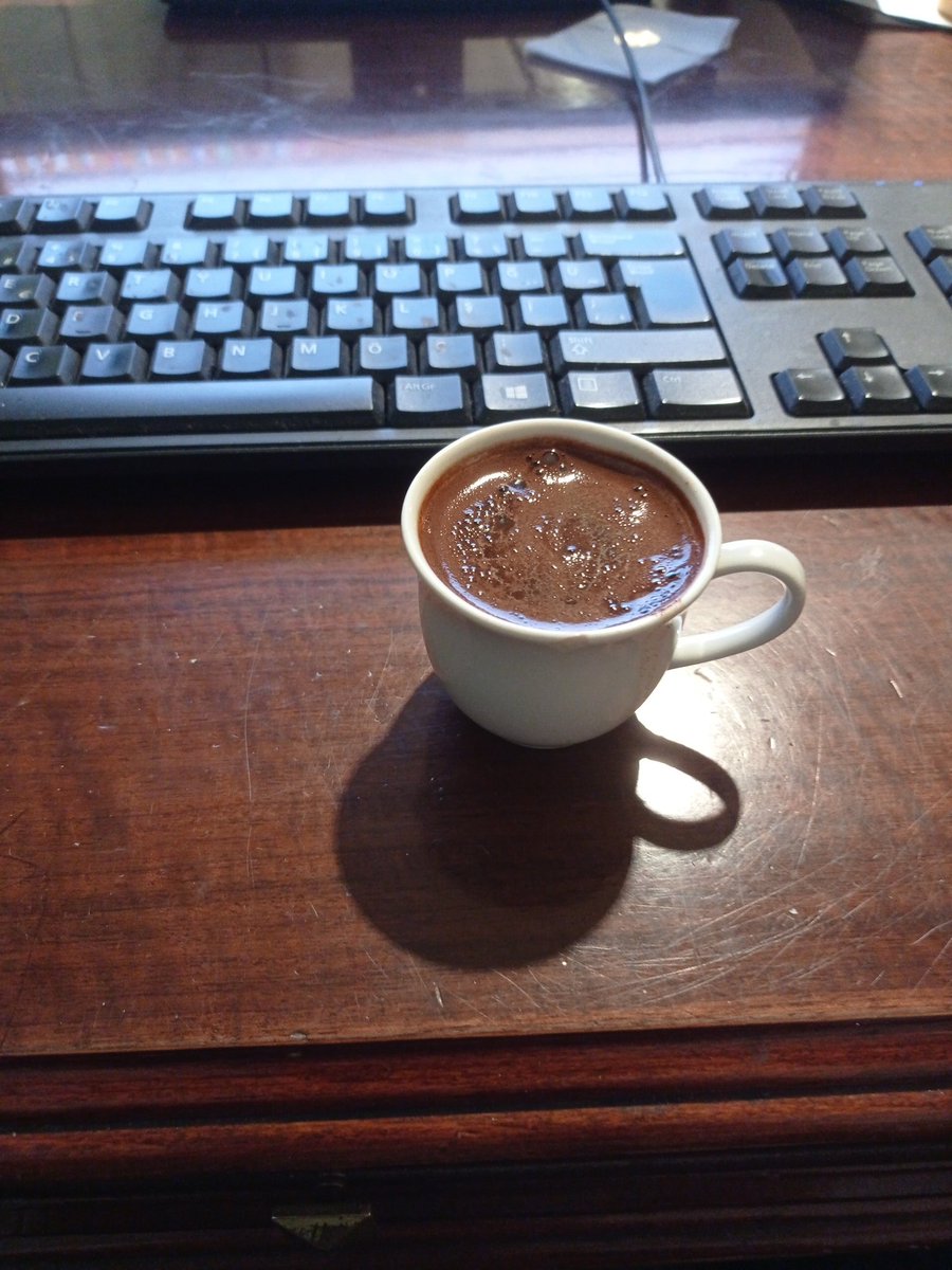 Tüm güzel yürekli insanlar güzel günler dileğiyle 
Kolay gelsin 
Nede olsa kırk yıl hatırı oluyormuş 
..........