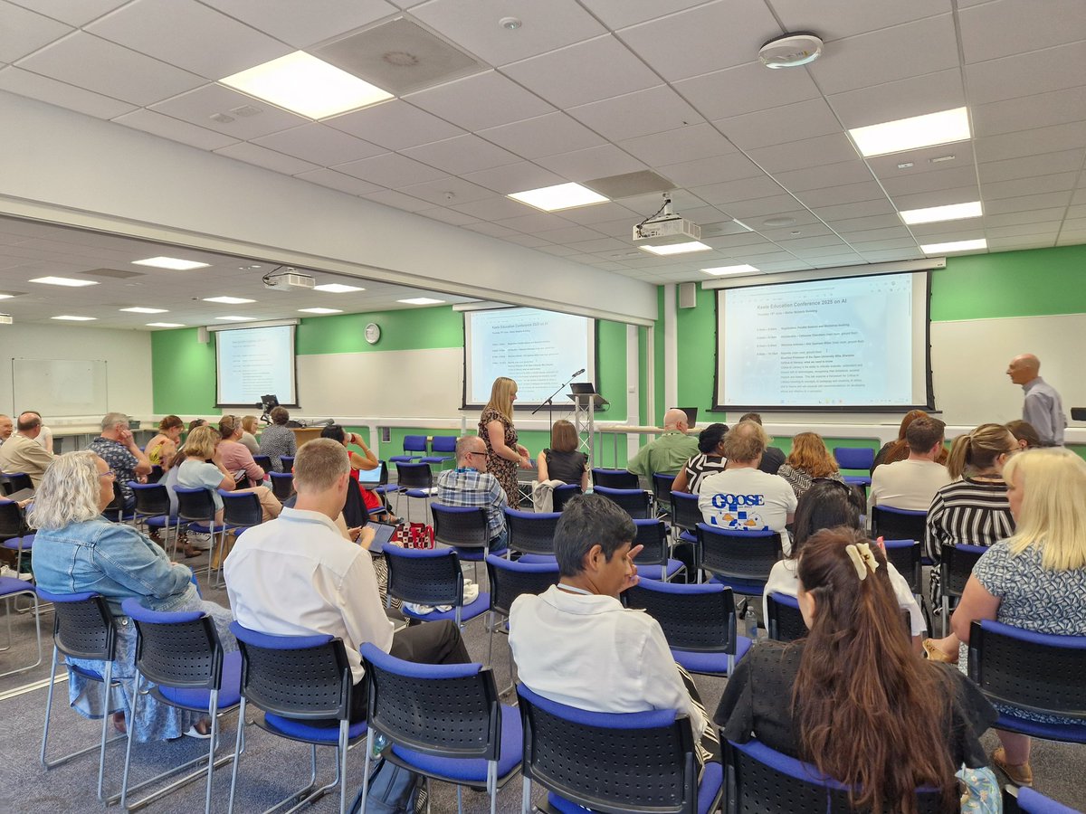 All set up and ready for the <a href="/KeeleUniversity/">Keele University 🐿️</a> Education Conference focused on #AI <a href="/KeeleInnovation/">KIITE</a>