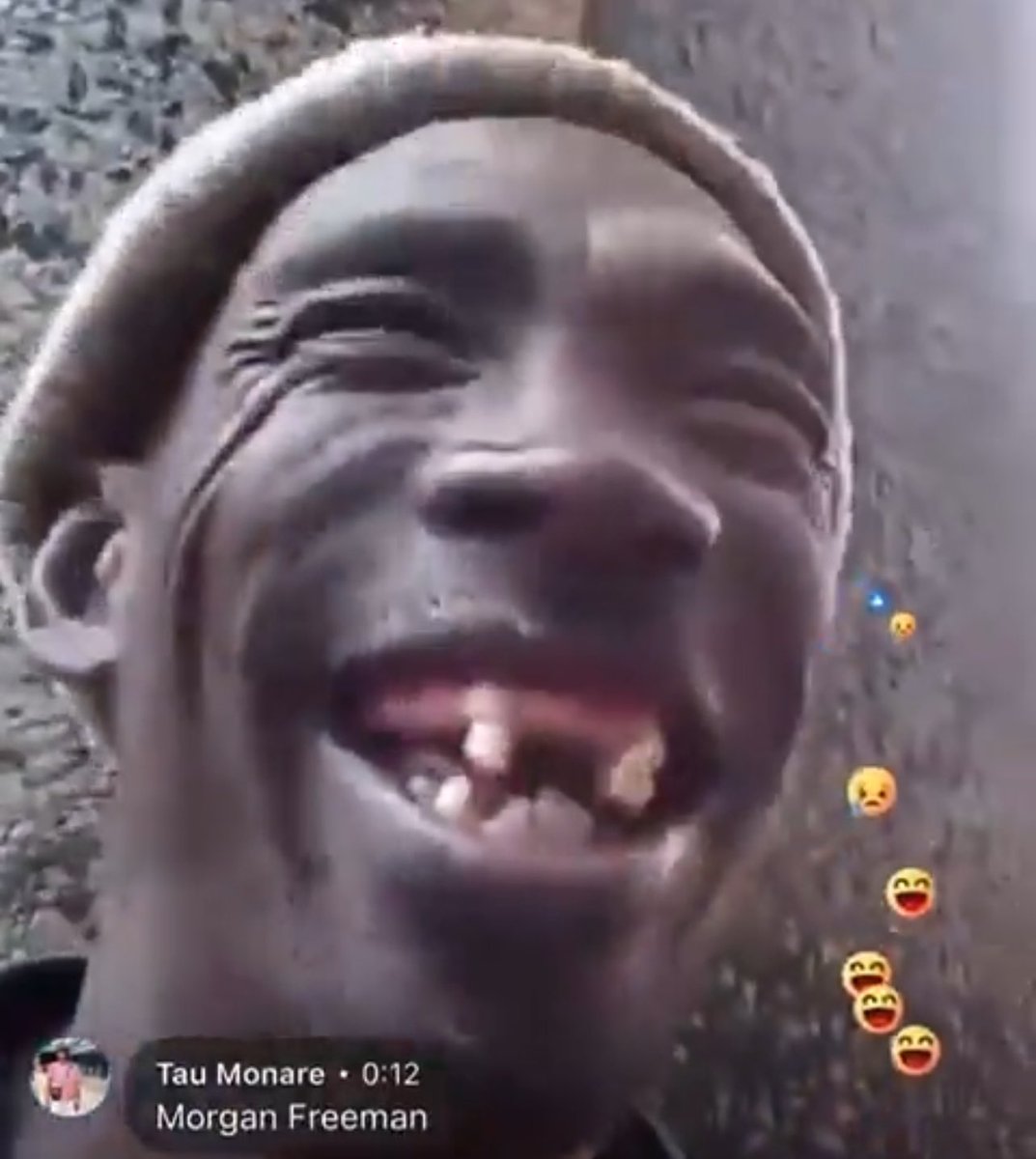 ChrisExcel102's tweet photo. My brother Alostro even sold the teeth that DJ Karri bought him😭😭😭 https://t.co/SXeXyakuqy