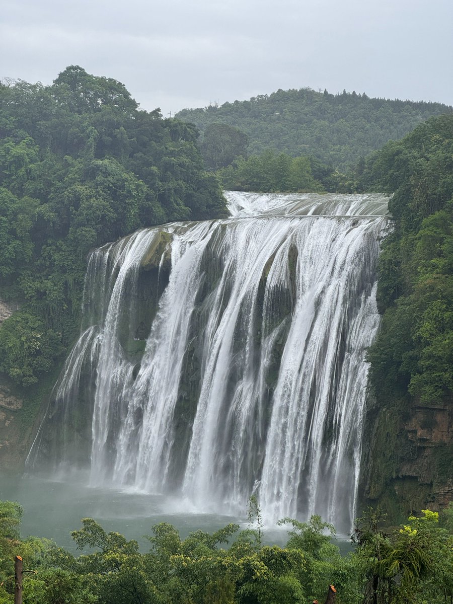 PCBAmanufactur's tweet photo. Let the waterfalls of Guizhou wash your worries away 🌊✨ https://t.co/OCie8qnLw1