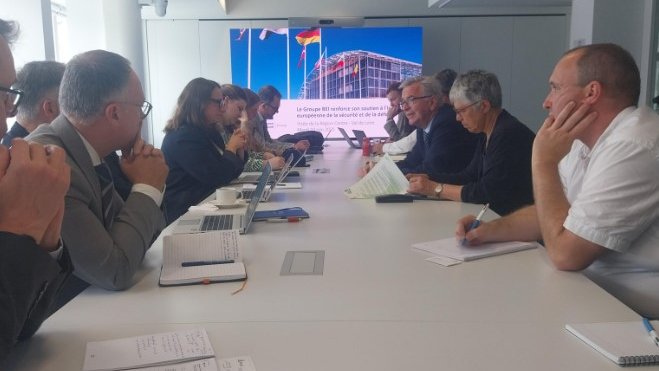 Région Centre-Val de Loire Europe (@europe_rcvl) on Twitter photo 🇪🇺 Le 10 juin à Bruxelles, <a href="/fbonneau/">François Bonneau</a> Président <a href="/RCValdeLoire/">Région Centre-Val de Loire</a>, le Vice-Président David Jacquet et une délégation d’industriels de la défense ont échangé avec <a href="/EIB/">European Investment Bank</a>, la DG DEFIS et @RPFUE
🤝Moment collectif pour affirmer le rôle de la région pour la #défense européenne.
#Défense 🇪🇺 Le 10 juin à Bruxelles, <a href="/fbonneau/">François Bonneau</a> Président <a href="/RCValdeLoire/">Région Centre-Val de Loire</a>, le Vice-Président David Jacquet et une délégation d’industriels de la défense ont échangé avec <a href="/EIB/">European Investment Bank</a>, la DG DEFIS et @RPFUE
🤝Moment collectif pour affirmer le rôle de la région pour la #défense européenne.
#Défense