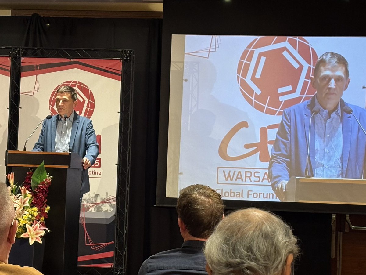 Mark Tyndall drew the analogy between the life saving potential of antiretrovirals and #tobaccoharmreduction products. And called for barriers to access to THR to be eliminated - as occurred with ARVs. That will save lives. #GFN25