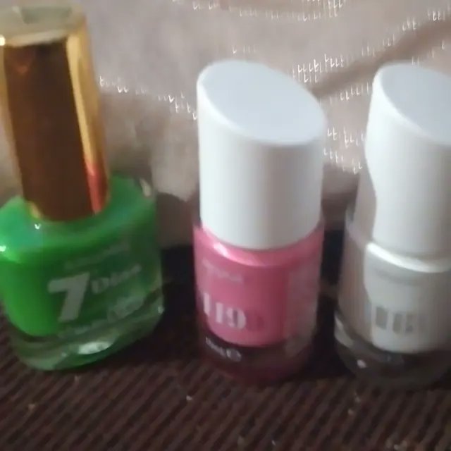 LearnVicki96953's tweet image. 3 new nail varishes to add to the collection. #spoiltforchoice #nailvarnish #nailsalon #nails #colours