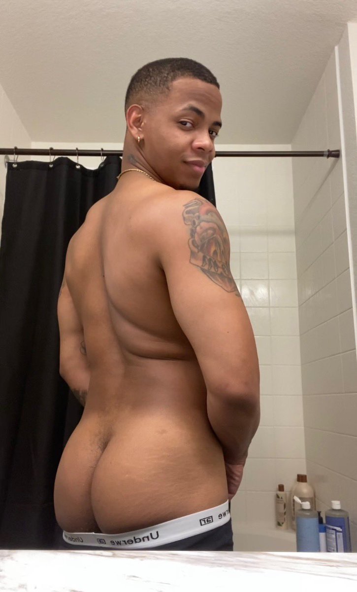 zoro_hub's tweet photo. @unbalancedAries I don’t complain about bottoming https://t.co/uQxcCeSXfx