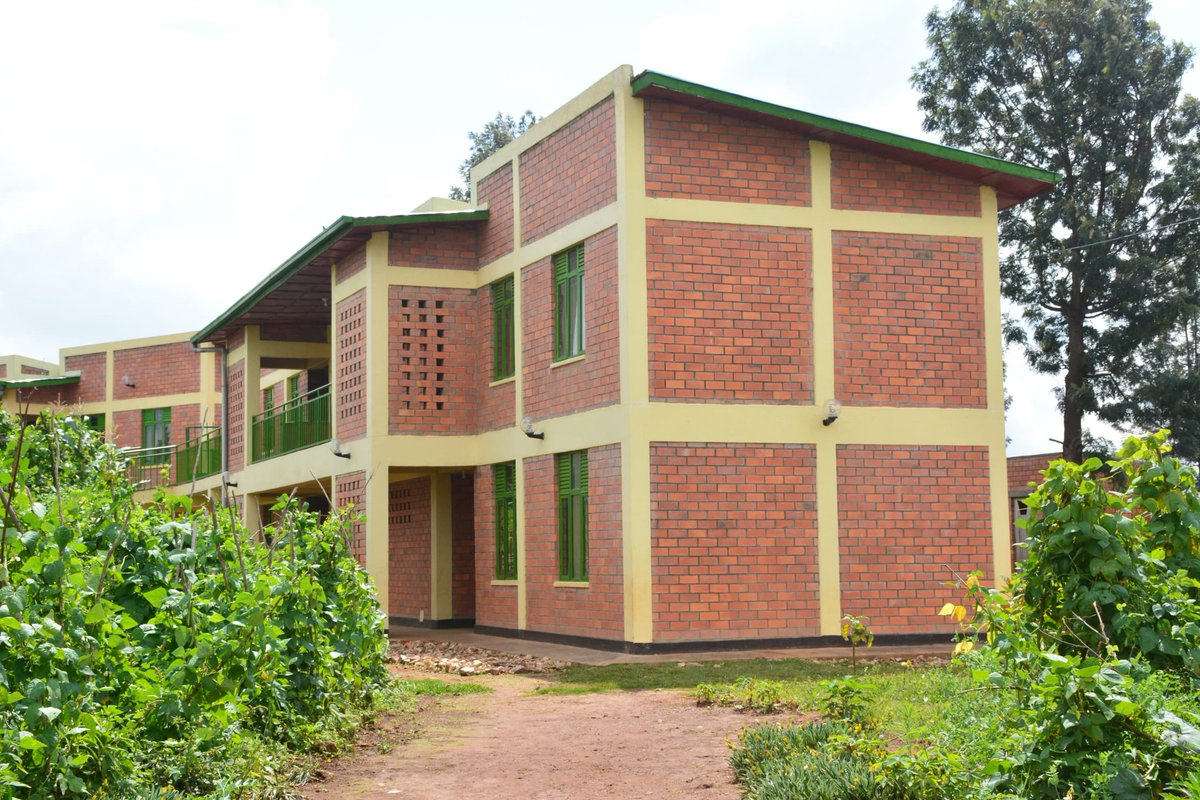 NKINDI Patrick (@nkindipatrik) on Twitter photo #BYUMBA
Iki gice cy’imisozi miremire gifite amateka mu rugamba rwo kubohora u Rwanda cyari cyarazahajwe n’ingaruka z'imihindagurikire y'ibihe nk' imitingito n'ibiza.
Nuko <a href="/GreenGicumbi/">Green Gicumbi Project | Northern Rwanda</a> itangira no kuhashyira imidugudu yo gutuzamo bene Imana bari bugarijwe.
Hashimwe <a href="/GreenFundRw/">Rwanda Green Fund</a> #BYUMBA
Iki gice cy’imisozi miremire gifite amateka mu rugamba rwo kubohora u Rwanda cyari cyarazahajwe n’ingaruka z'imihindagurikire y'ibihe nk' imitingito n'ibiza.
Nuko <a href="/GreenGicumbi/">Green Gicumbi Project | Northern Rwanda</a> itangira no kuhashyira imidugudu yo gutuzamo bene Imana bari bugarijwe.
Hashimwe <a href="/GreenFundRw/">Rwanda Green Fund</a>