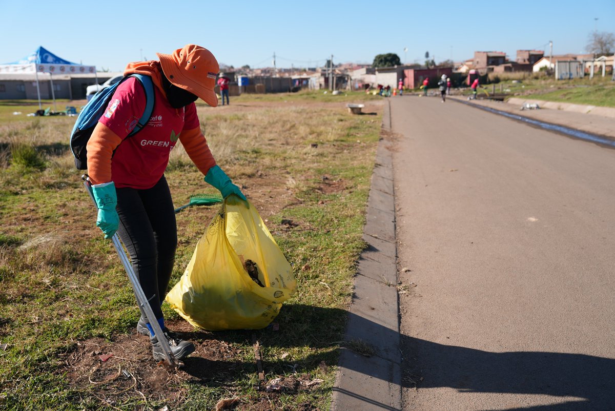 What does it mean to rise for the planet🌍?

For UNICEF South Africa, it means standing with young people who are already taking action.

That’s why we are proud to be a part of #GreenRising Now. generationunlimited.org/green-rising