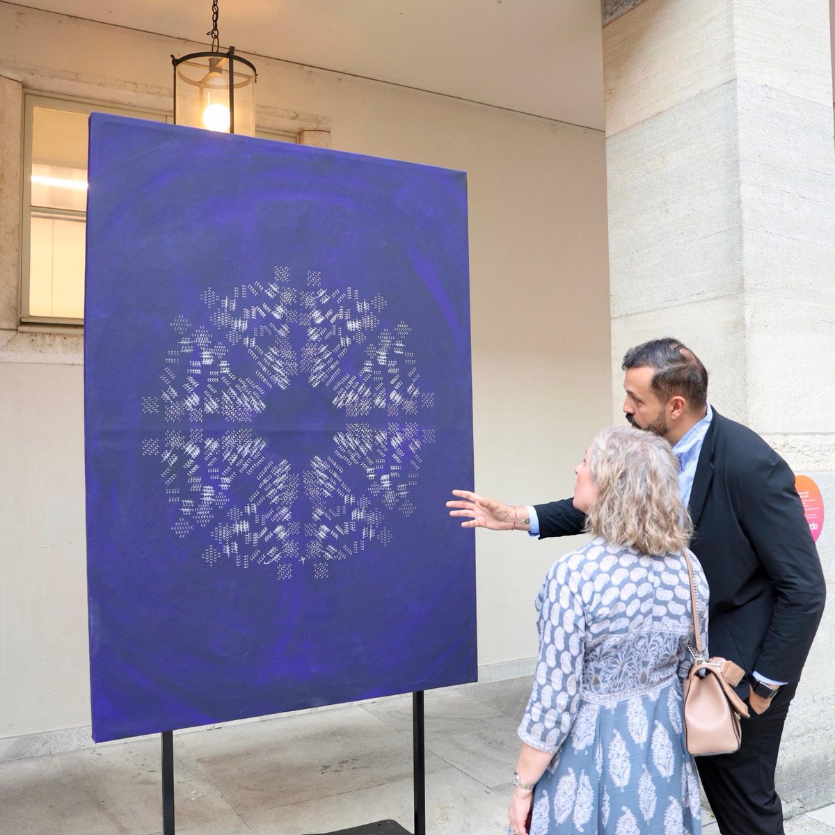 SwissEmbassyKSA's tweet image. #الرياض تلتقي مع #ArtBasel في @kunstmuseumBasel، شكرا لـ @SiggArtFoundation وبيير سيغ. سعيدة بلقاء أصدقاء سعوديين في بلدي🇨🇭، خاصة صاحبة السمو الأميرة أضواء بنت يزيد آل سعود، رئيسة أسبوع الفن بالرياض، والفنانة لولوة الحمودي، و@dianasegantini، والعديد من محبي الفن في المملكة 🇸🇦!🎨