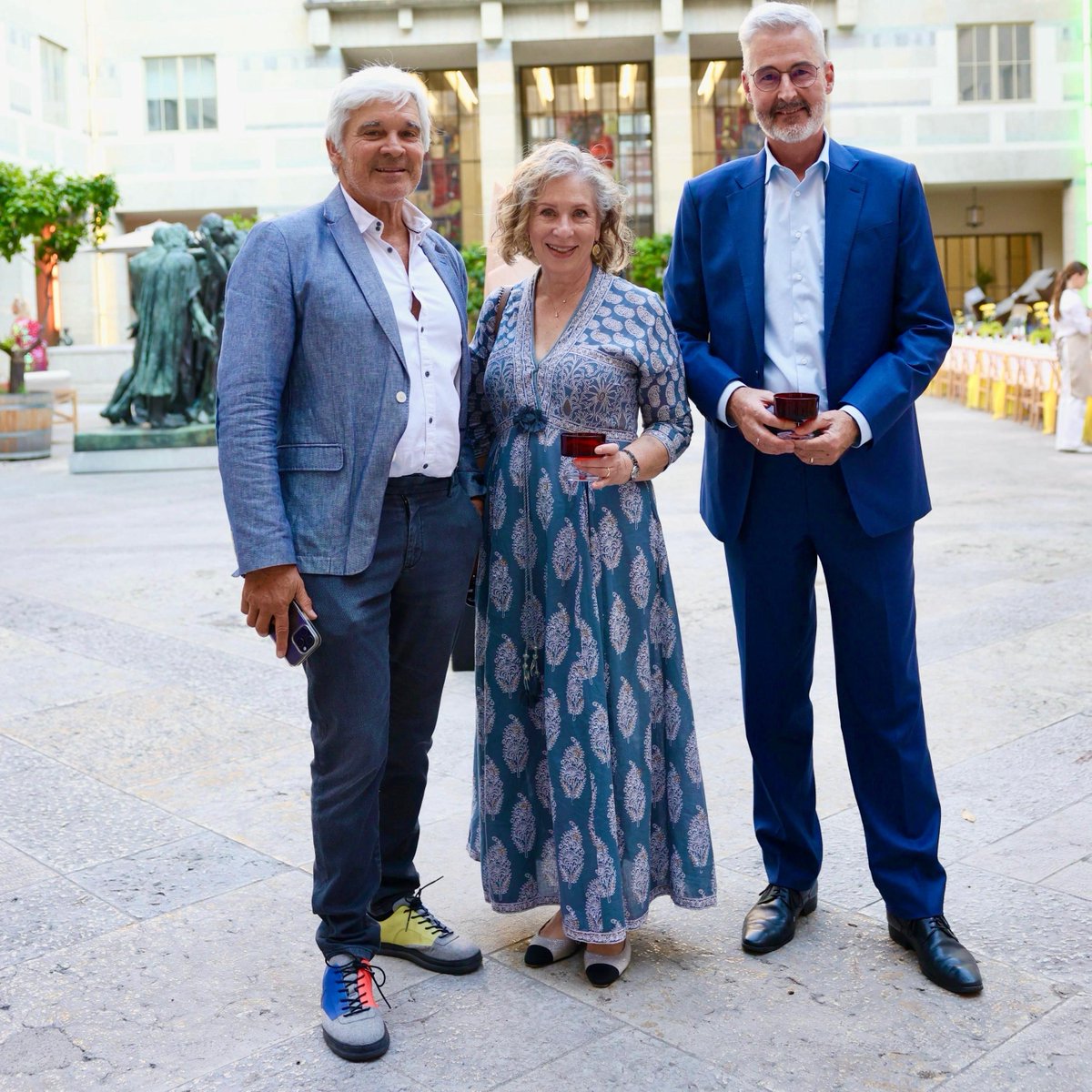 SwissEmbassyKSA's tweet image. #الرياض تلتقي مع #ArtBasel في @kunstmuseumBasel، شكرا لـ @SiggArtFoundation وبيير سيغ. سعيدة بلقاء أصدقاء سعوديين في بلدي🇨🇭، خاصة صاحبة السمو الأميرة أضواء بنت يزيد آل سعود، رئيسة أسبوع الفن بالرياض، والفنانة لولوة الحمودي، و@dianasegantini، والعديد من محبي الفن في المملكة 🇸🇦!🎨