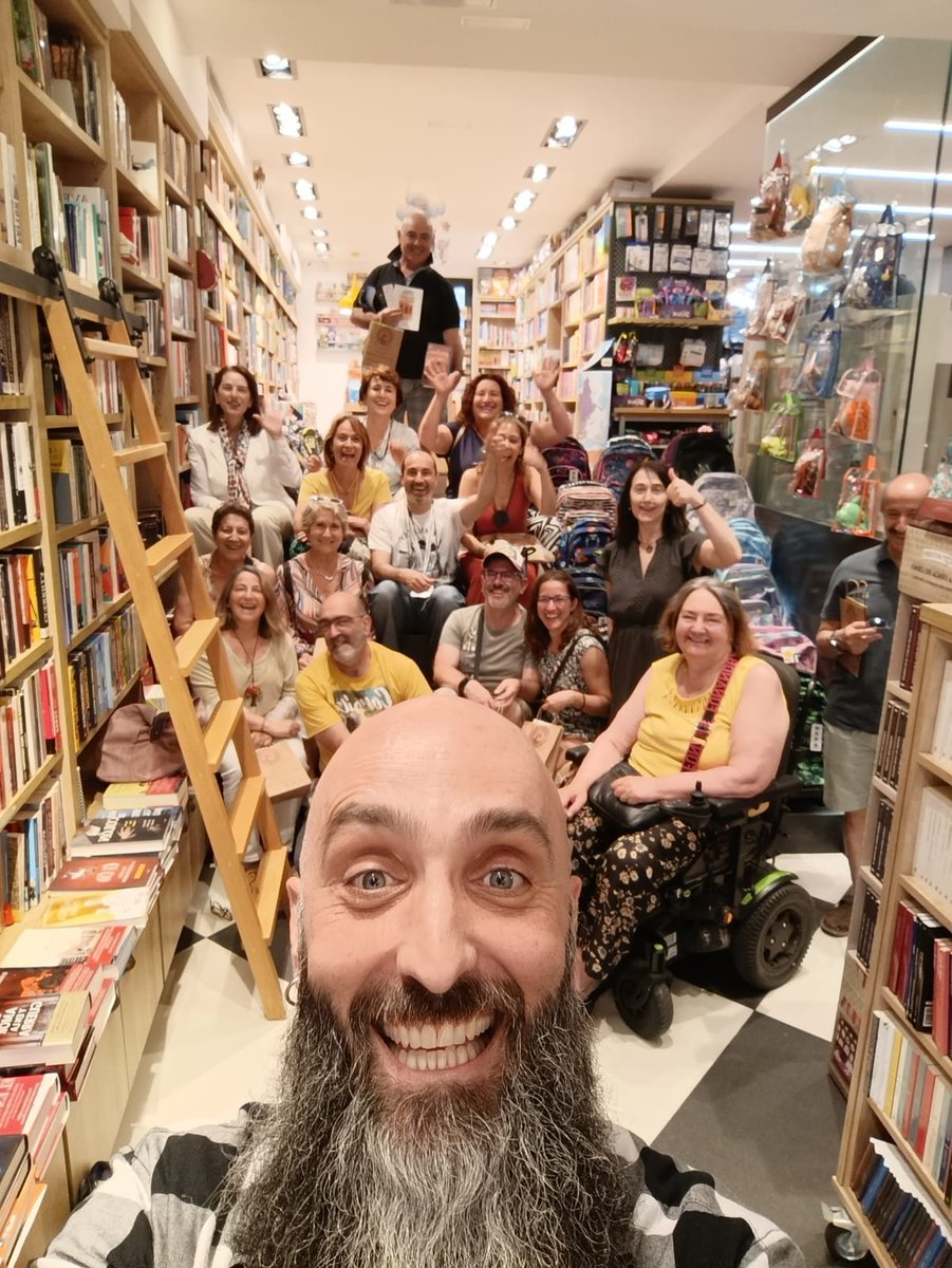 Es una forma sencilla y muy gratificante de conocer #Burgos, autores burgaleses, prensa y la impresionante capacidad emprendedora de las siete generaciones de <a href="/HSRlibrerias/">SantiagoRodríguez</a>, con 175 años de vida... ¡y los que quedan! Gracias por el buen trabajo <a href="/fernanbib/">Fernando Izquierdo 🍉</a> @angelicafizq <a href="/mayrbu/">Mayte Ruiz</a>