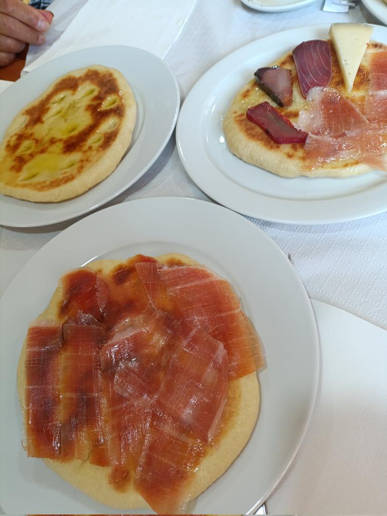 Buenos días gente guapa , hoy los papás invitan a almorzar , Así que ir pasando que estáis invitados ! Ahhh y esta noche se abren lobbys a las 22:00 os esperoooo con más sorteos de Dlcs Lets gooooooo! 💪🏼💪🏼😘