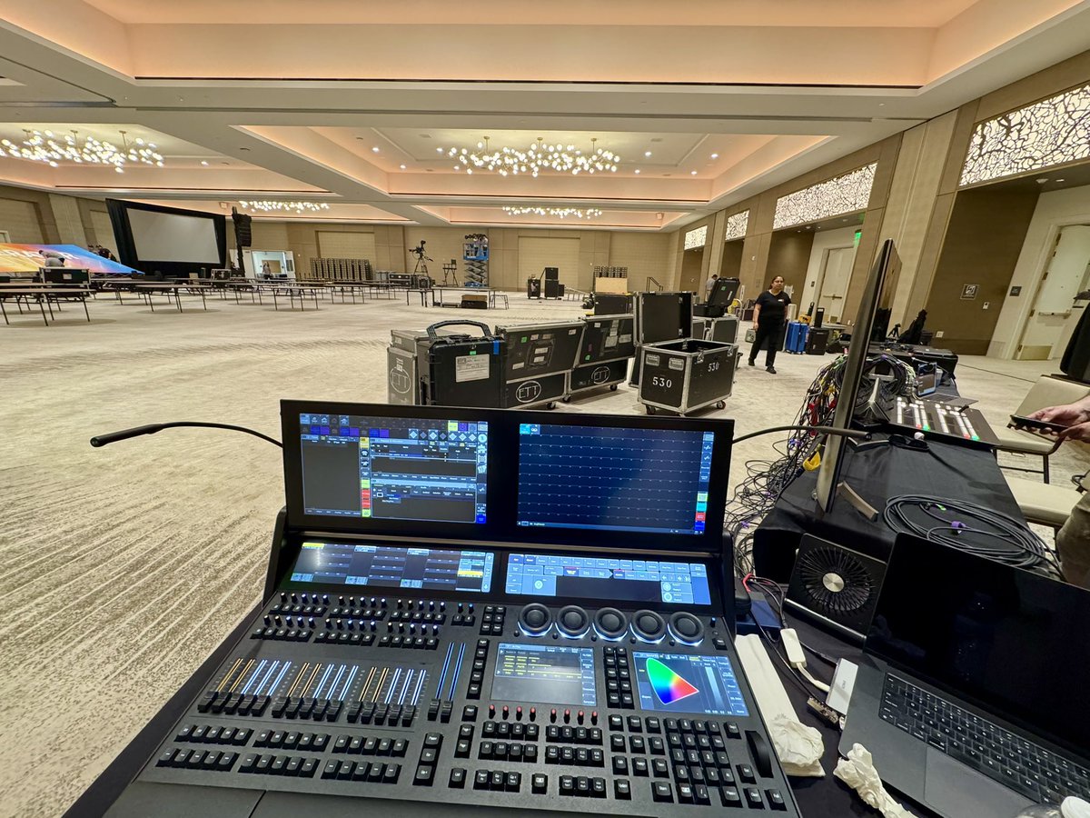 garysutherland's tweet image. Day 1 of 5:
Load in and setting up my MA3
#LightingDirector #LightingDesgin #LightingProgrammer #MA3 #GrandMA3 #MA3 #SGSCreations #SGarySutherland #GarySutherland