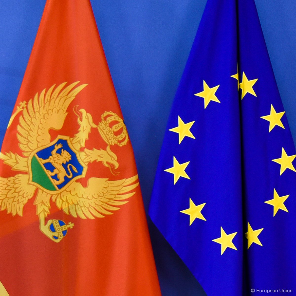Europarl_EN's tweet photo. On #Montenegro, MEPs praise progress on judiciary, rule of law, fight against corruption, but call for more effort to maintain stability and media freedom. 
The European Parliament welcomes Montenegro's objective to join the EU in 2028!

Find out more: https://t.co/NTDE6U2x8P https://t.co/3EHT1wryte