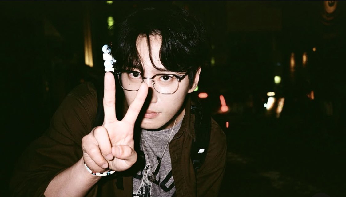 chcyluvr's tweet photo. #seongtak au where love confessions happen in the worst way possible

[#whc2] https://t.co/4QRhbI4WaO