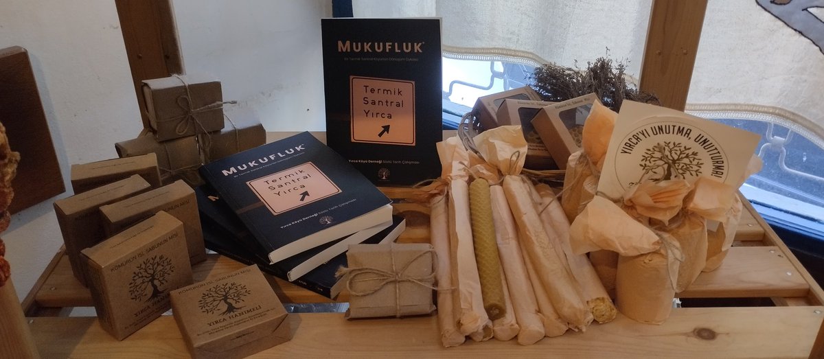 <a href="/yircahanimeli/">Yırca Hanımeli</a> 'nden bir başka güzel haber: #Mukufluk! Yırca köyünün termik santrallerle birlikte geçirdiği değişimi ve köyün bu yıkımla başa çıkma yöntemlerini anlatan kitap dükkanda yerini aldı.
#kömürünisisabununmisi