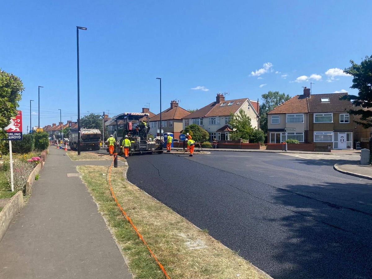 Hounslow Highways (@hounslowhways) on Twitter photo 🚧 Whitton Dene Road Resurfacing Update.
Phase 1 road marking is complete, and Phase 2 has been resurfaced. Today, we are milling and resurfacing Hall Road to Arnold Crescent.
#HounslowHighways #RoadResurfacing <a href="/LBofHounslow/">Hounslow Council</a> 🚧 Whitton Dene Road Resurfacing Update.
Phase 1 road marking is complete, and Phase 2 has been resurfaced. Today, we are milling and resurfacing Hall Road to Arnold Crescent.
#HounslowHighways #RoadResurfacing <a href="/LBofHounslow/">Hounslow Council</a>