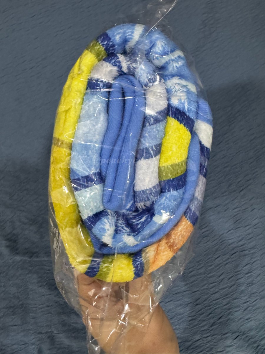 peachycarts's tweet photo. WTS / LFB / #PeachySelling

❏ WTS LFB PH YOGURBARA THAILAND POP UP STORE MERCHANDISE

Mini Blanket
↳ PHP 1,600
↳ onhand &amp; ready to ship
↳ sealed &amp; never been used

— MOP: Gcash, Maya, BPI, BDO
— MOD: GGX, SDD

Reply mine or dm to claim

🏷 got7 jayb cafe https://t.co/Si0XDF2suR