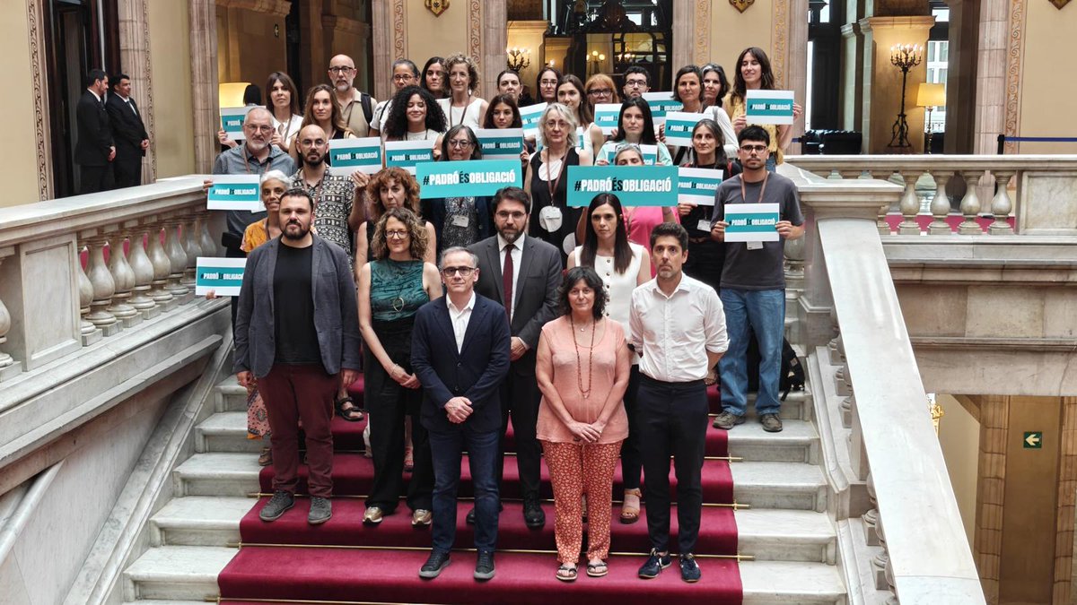 Col·legi de Treball Social de Catalunya (@treballsocial1) on Twitter photo Assistim a l'acte signatura del #PactePadró per part d'alguns dels partits del <a href="/parlamentcat/">Parlament de Catalunya</a>. Aquest pacte, impulsat per la #XarxaPadró, compta amb el suport de més de 200 organitzacions entre les quals està el #TSCAT. Representant el Col·legi, va participar-hi la vocal primera Assistim a l'acte signatura del #PactePadró per part d'alguns dels partits del <a href="/parlamentcat/">Parlament de Catalunya</a>. Aquest pacte, impulsat per la #XarxaPadró, compta amb el suport de més de 200 organitzacions entre les quals està el #TSCAT. Representant el Col·legi, va participar-hi la vocal primera