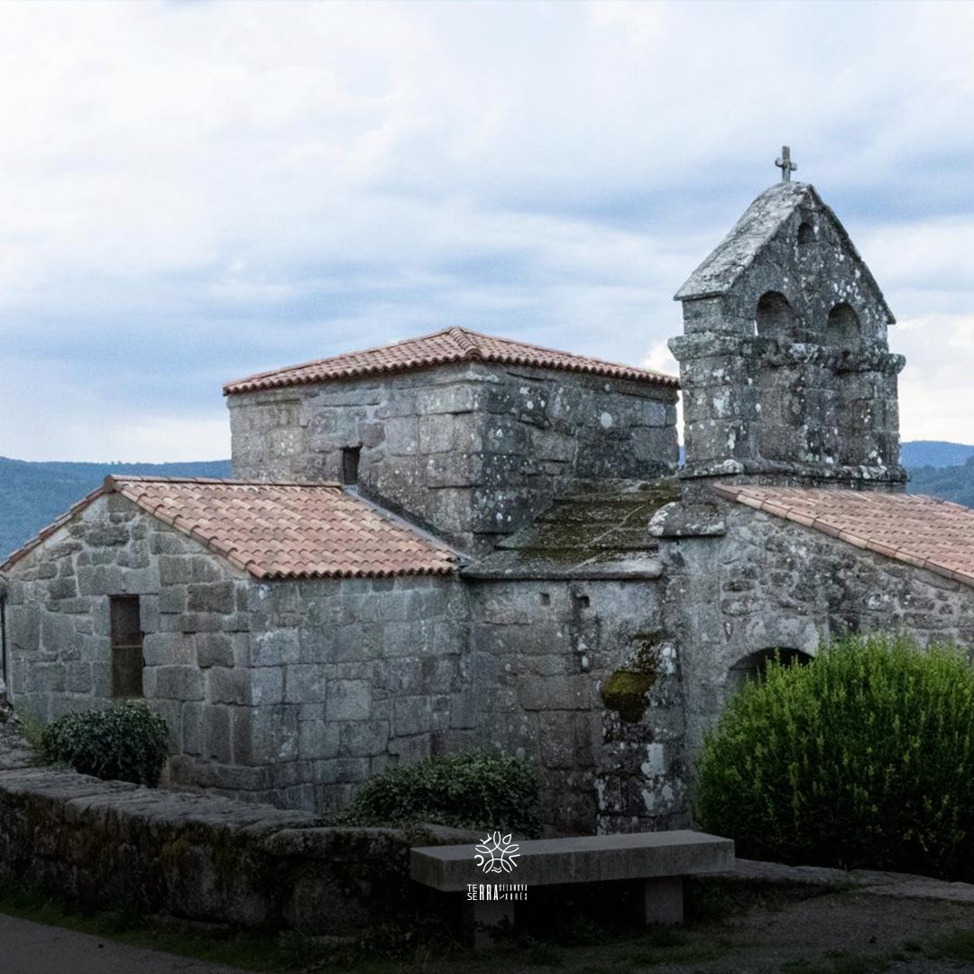 ⛪️✨A igrexa de Santa Comba de Bande erguese como un dos templos visigodos mellor conservados da península ibérica. Construída no século VII, destaca pola súa planta de cruz grega e os arcos de ferradura, e foi declarada Monumento Nacional en 1921

terracelanovaserraxures.com/concello-de-ba…