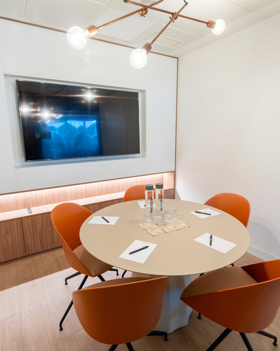 Nuestro #coworking en Príncipe de Vergara NO es para ti si: 

 🛋️ Prefieres los espacios sin personalidad 
 🌇 Las vistas 360º te distraen 
 🤝 Pasas del networking 
 ☕️ No necesitas salas ni comunidad

Si buscas algo más que una #oficina, ¡te esperamos! lexington.es/espacios-cowor…