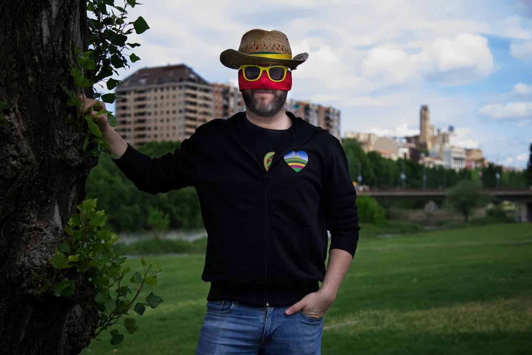 Postureig de Lleida (@postureiglleida) on Twitter photo Fa uns dies, l'<a href="/AlbertGFarran/">AlbertGonzalezFarran</a> de @SomGarrigues em va entrevistar pel podcast #SomRurals i el reportatge 'Els altaveus més influents del món rural'. A més va fer aquest fotot 😍 Moltes gràcies! Us passo enllaços:
Podcast: open.spotify.com/episode/1fzERp…
Revista: somgarrigues.cat/som-rurals/13/… Fa uns dies, l'<a href="/AlbertGFarran/">AlbertGonzalezFarran</a> de @SomGarrigues em va entrevistar pel podcast #SomRurals i el reportatge 'Els altaveus més influents del món rural'. A més va fer aquest fotot 😍 Moltes gràcies! Us passo enllaços:
Podcast: open.spotify.com/episode/1fzERp…
Revista: somgarrigues.cat/som-rurals/13/…