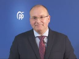 En cuanto a Miguel Tellado, el mejor refrán que se le puede aplicar a este ser oscuro es el que dice: "A todo cerdo le llega su San Martín". 🐷