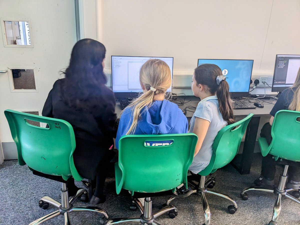 DurringtonHigh's tweet image. Thank you to our fantastic subject ambassadors who helped to make our year 5 and 6 guests feel welcome and helped them out during our taster sessions. We hope everyone enjoyed themselves.
#DHSTransition #TeamDurrington #proudofDHS