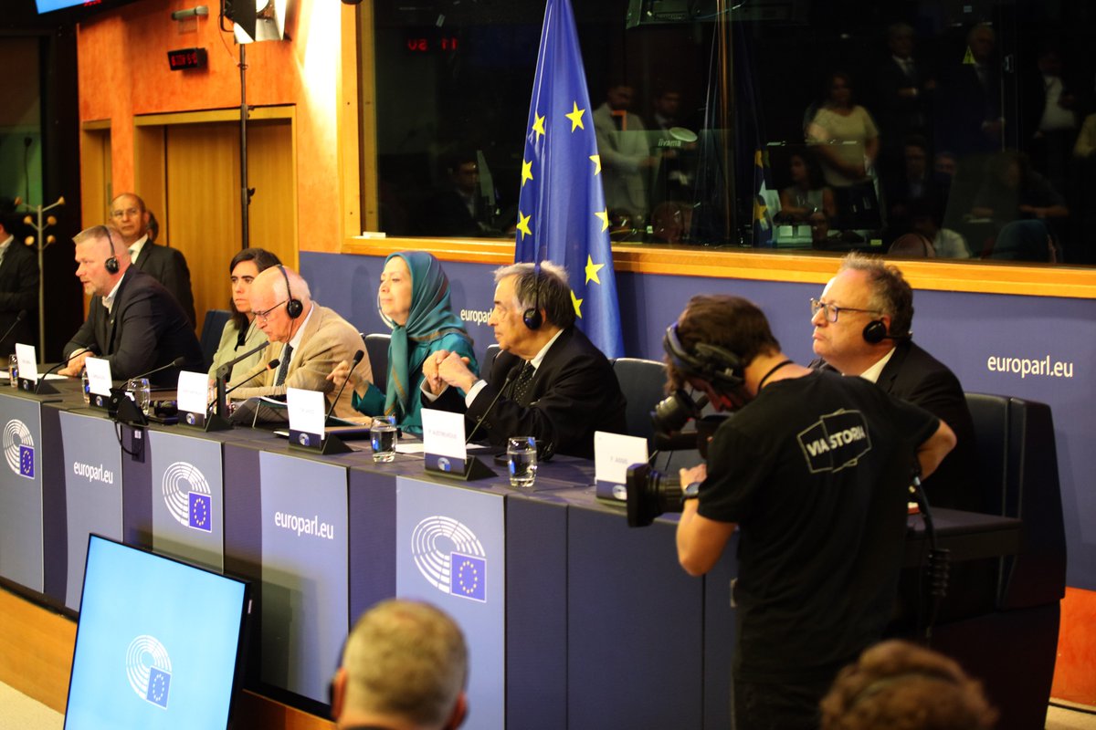 Le CNRI appelle au renversement du régime iranien par le peuple
⬇️
webradio.media/news/13303-le-…
Le Conseil national de la résistance iranienne (CNRI), l’opposition en exil au gouvernement de Téhéran, a appelé mercredi au renversement du régime «par le peuple iranien et sa résistance»,