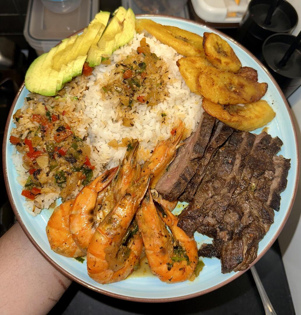 homevsfastfood's tweet photo. Coconut shrimp, skirt steak, fried sweet plantains, avocado and rice. [homemade]
👉 https://t.co/J4kfnLdrNE
#CoconutShrimp #SkirtSteak #FriedPlantains #HomemadeDeliciousness #FoodieHeaven #homecooking #food #recipes #foodpic #foodie #foodlover #cooking #hungry #goodfood #homeco… https://t.co/wWriFbjHsy