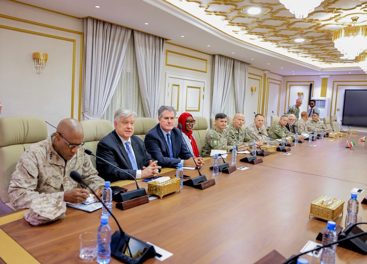 𝐖𝐞𝐟𝐭𝐢 𝐬𝐚𝐫𝐞 𝐨𝐨 𝐤𝐚 𝐬𝐨𝐜𝐝𝐚 𝐝𝐚𝐥𝐤𝐚 𝐌𝐚𝐫𝐚𝐲𝐤𝐚𝐧𝐤𝐚 𝐨𝐨 𝐬𝐚𝐟𝐚𝐫 𝐬𝐡𝐚𝐪𝐨 𝐤𝐮 𝐲𝐢𝐦𝐢𝐝  𝐉𝐚𝐦𝐡𝐮𝐮𝐫𝐢𝐲𝐚𝐝𝐝𝐚 𝐒𝐨𝐦𝐚𝐥𝐢𝐥𝐚𝐧𝐝.

Xukuumadda Jamhuuriyadda Somaliland waxaa sharaf u ah in ay marti-geliso wefti heer sare ah oo ka socday dalka