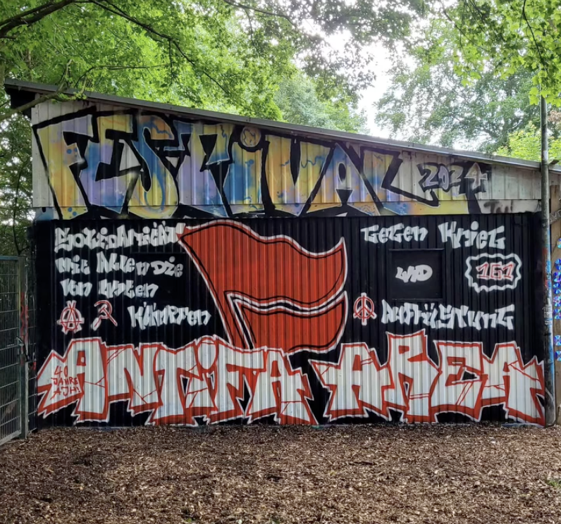 mal wieder hat das AJH in bargteheide gebrannt. das dritte mal in zwei jahren. mal wieder wohl eine feige aktion der nazischweine, die versuchen das dorf für sich zu claimen. spoiler: es wird ihnen nicht gelingen. soli und kraft an alle antifas vor ort. ✊
instagram.com/p/DLDGFi5qheN/…