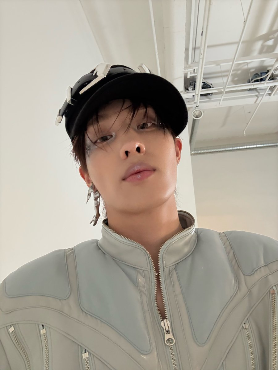 P1H_members's tweet image. 피스!!! 티켓팅 성공했나요?!? 🎫🌟🖤🪐👽🚀🛸

#P1Harmony #KEEHO